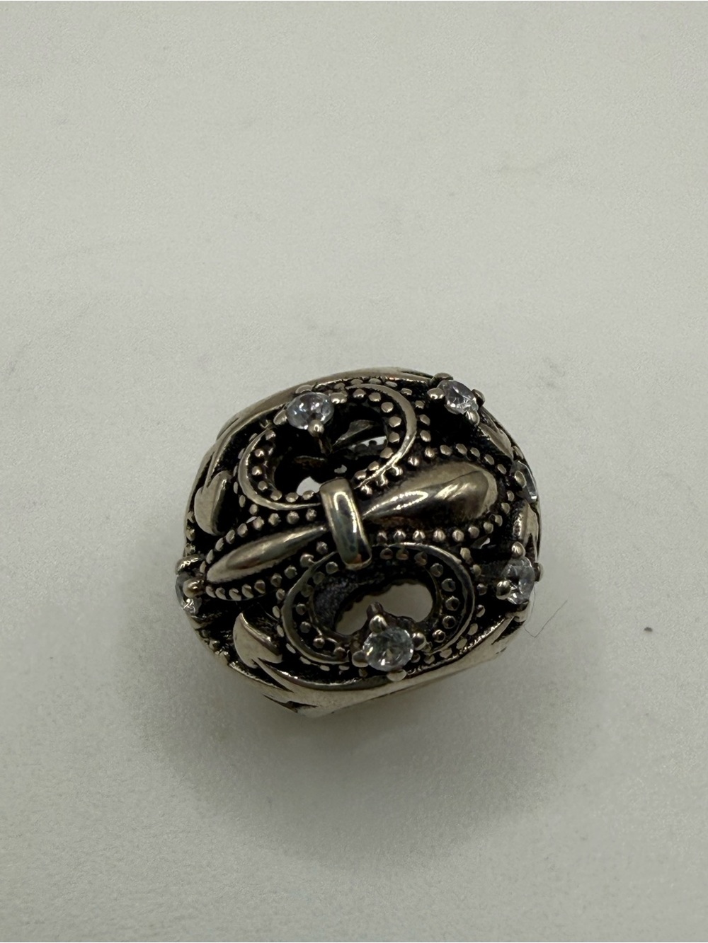 Pandora Fleur de Lis Sutle Sparkling Charm